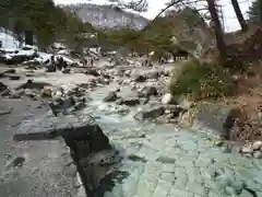 草津穴守稲荷神社の周辺