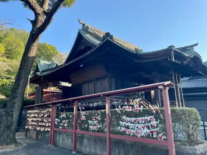 狭山八幡神社の{uncategorized: "未分類", other: "その他", undefined: "問題あり", building: "その他建物", grave: "お墓", sacred_gate: "鳥居", guardian: "狛犬", statue: "像", buddha: "仏像", history: "歴史", nature: "自然", garden: "庭園", animal: "動物", pagoda: "塔", temizu: "手水舎", mountain_gate: "山門・神門", sanctuary: "本殿・本堂", subordinate: "末社・摂社", art: "芸術", scenery: "景色", jizo: "地蔵", ema: "絵馬", goshuin: "御朱印", omikuji: "おみくじ", items: "授与品その他", amulet: "お守り", goshuincho: "御朱印帳", eats: "食事", festival: "お祭り", votive_dance: "神楽", shichigosan: "七五三参", wedding: "結婚式", experience: "体験その他", initially: "初詣", around: "周辺", anti_infection: "感染症対策"}