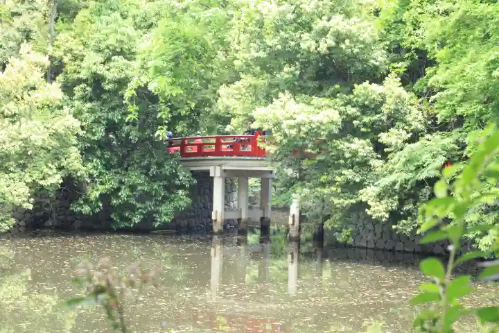 武蔵一宮氷川神社の{uncategorized: "未分類", other: "その他", undefined: "問題あり", building: "その他建物", grave: "お墓", sacred_gate: "鳥居", guardian: "狛犬", statue: "像", buddha: "仏像", history: "歴史", nature: "自然", garden: "庭園", animal: "動物", pagoda: "塔", temizu: "手水舎", mountain_gate: "山門・神門", sanctuary: "本殿・本堂", subordinate: "末社・摂社", art: "芸術", scenery: "景色", jizo: "地蔵", ema: "絵馬", goshuin: "御朱印", omikuji: "おみくじ", items: "授与品その他", amulet: "お守り", goshuincho: "御朱印帳", eats: "食事", festival: "お祭り", votive_dance: "神楽", shichigosan: "七五三参", wedding: "結婚式", experience: "体験その他", initially: "初詣", around: "周辺", anti_infection: "感染症対策"}