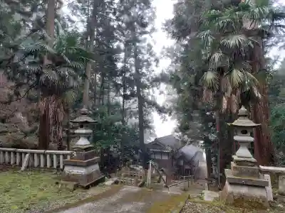 泉岡一言神社の{uncategorized: "未分類", other: "その他", undefined: "問題あり", building: "その他建物", grave: "お墓", sacred_gate: "鳥居", guardian: "狛犬", statue: "像", buddha: "仏像", history: "歴史", nature: "自然", garden: "庭園", animal: "動物", pagoda: "塔", temizu: "手水舎", mountain_gate: "山門・神門", sanctuary: "本殿・本堂", subordinate: "末社・摂社", art: "芸術", scenery: "景色", jizo: "地蔵", ema: "絵馬", goshuin: "御朱印", omikuji: "おみくじ", items: "授与品その他", amulet: "お守り", goshuincho: "御朱印帳", eats: "食事", festival: "お祭り", votive_dance: "神楽", shichigosan: "七五三参", wedding: "結婚式", experience: "体験その他", initially: "初詣", around: "周辺", anti_infection: "感染症対策"}