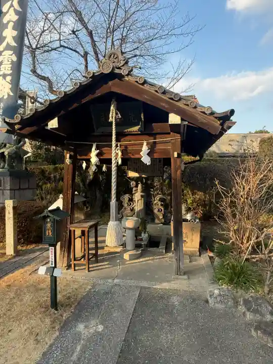 妙行寺の{uncategorized: "未分類", other: "その他", undefined: "問題あり", building: "その他建物", grave: "お墓", sacred_gate: "鳥居", guardian: "狛犬", statue: "像", buddha: "仏像", history: "歴史", nature: "自然", garden: "庭園", animal: "動物", pagoda: "塔", temizu: "手水舎", mountain_gate: "山門・神門", sanctuary: "本殿・本堂", subordinate: "末社・摂社", art: "芸術", scenery: "景色", jizo: "地蔵", ema: "絵馬", goshuin: "御朱印", omikuji: "おみくじ", items: "授与品その他", amulet: "お守り", goshuincho: "御朱印帳", eats: "食事", festival: "お祭り", votive_dance: "神楽", shichigosan: "七五三参", wedding: "結婚式", experience: "体験その他", initially: "初詣", around: "周辺", anti_infection: "感染症対策"}