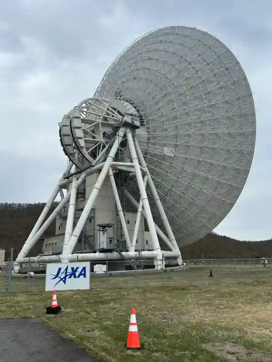 新海三社神社の{uncategorized: "未分類", other: "その他", undefined: "問題あり", building: "その他建物", grave: "お墓", sacred_gate: "鳥居", guardian: "狛犬", statue: "像", buddha: "仏像", history: "歴史", nature: "自然", garden: "庭園", animal: "動物", pagoda: "塔", temizu: "手水舎", mountain_gate: "山門・神門", sanctuary: "本殿・本堂", subordinate: "末社・摂社", art: "芸術", scenery: "景色", jizo: "地蔵", ema: "絵馬", goshuin: "御朱印", omikuji: "おみくじ", items: "授与品その他", amulet: "お守り", goshuincho: "御朱印帳", eats: "食事", festival: "お祭り", votive_dance: "神楽", shichigosan: "七五三参", wedding: "結婚式", experience: "体験その他", initially: "初詣", around: "周辺", anti_infection: "感染症対策"}