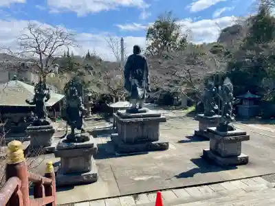 長勝寺の{uncategorized: "未分類", other: "その他", undefined: "問題あり", building: "その他建物", grave: "お墓", sacred_gate: "鳥居", guardian: "狛犬", statue: "像", buddha: "仏像", history: "歴史", nature: "自然", garden: "庭園", animal: "動物", pagoda: "塔", temizu: "手水舎", mountain_gate: "山門・神門", sanctuary: "本殿・本堂", subordinate: "末社・摂社", art: "芸術", scenery: "景色", jizo: "地蔵", ema: "絵馬", goshuin: "御朱印", omikuji: "おみくじ", items: "授与品その他", amulet: "お守り", goshuincho: "御朱印帳", eats: "食事", festival: "お祭り", votive_dance: "神楽", shichigosan: "七五三参", wedding: "結婚式", experience: "体験その他", initially: "初詣", around: "周辺", anti_infection: "感染症対策"}
