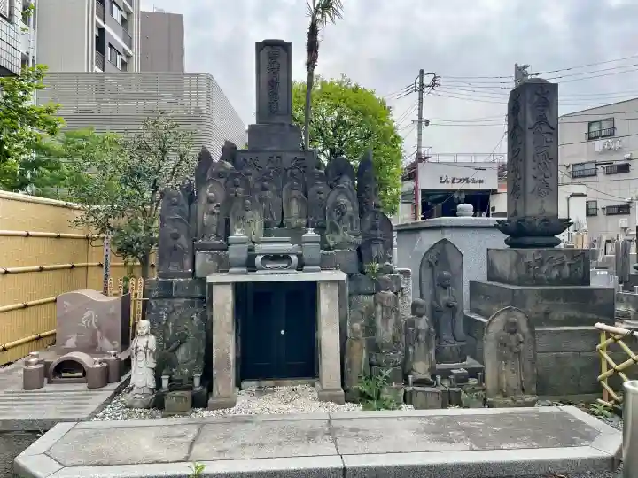 公春院の{uncategorized: "未分類", other: "その他", undefined: "問題あり", building: "その他建物", grave: "お墓", sacred_gate: "鳥居", guardian: "狛犬", statue: "像", buddha: "仏像", history: "歴史", nature: "自然", garden: "庭園", animal: "動物", pagoda: "塔", temizu: "手水舎", mountain_gate: "山門・神門", sanctuary: "本殿・本堂", subordinate: "末社・摂社", art: "芸術", scenery: "景色", jizo: "地蔵", ema: "絵馬", goshuin: "御朱印", omikuji: "おみくじ", items: "授与品その他", amulet: "お守り", goshuincho: "御朱印帳", eats: "食事", festival: "お祭り", votive_dance: "神楽", shichigosan: "七五三参", wedding: "結婚式", experience: "体験その他", initially: "初詣", around: "周辺", anti_infection: "感染症対策"}