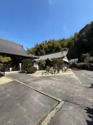正法院の{uncategorized: "未分類", other: "その他", undefined: "問題あり", building: "その他建物", grave: "お墓", sacred_gate: "鳥居", guardian: "狛犬", statue: "像", buddha: "仏像", history: "歴史", nature: "自然", garden: "庭園", animal: "動物", pagoda: "塔", temizu: "手水舎", mountain_gate: "山門・神門", sanctuary: "本殿・本堂", subordinate: "末社・摂社", art: "芸術", scenery: "景色", jizo: "地蔵", ema: "絵馬", goshuin: "御朱印", omikuji: "おみくじ", items: "授与品その他", amulet: "お守り", goshuincho: "御朱印帳", eats: "食事", festival: "お祭り", votive_dance: "神楽", shichigosan: "七五三参", wedding: "結婚式", experience: "体験その他", initially: "初詣", around: "周辺", anti_infection: "感染症対策"}