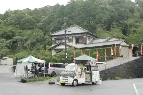真野寺の本殿・本堂