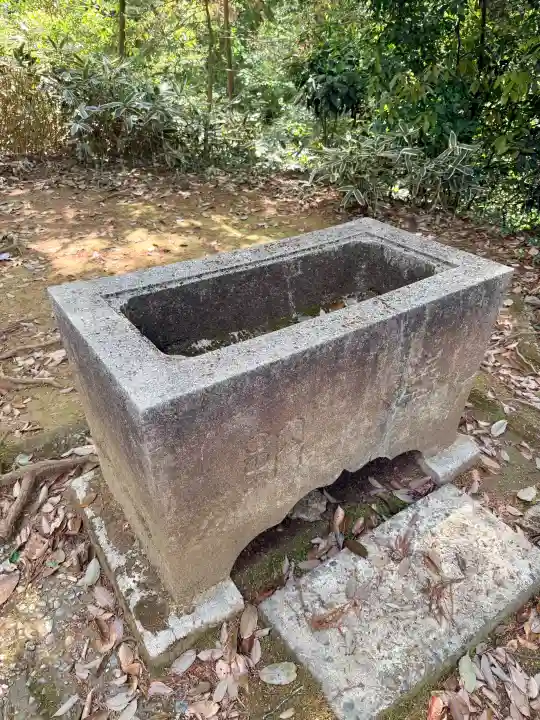 須賀神社 奥の院の{uncategorized: "未分類", other: "その他", undefined: "問題あり", building: "その他建物", grave: "お墓", sacred_gate: "鳥居", guardian: "狛犬", statue: "像", buddha: "仏像", history: "歴史", nature: "自然", garden: "庭園", animal: "動物", pagoda: "塔", temizu: "手水舎", mountain_gate: "山門・神門", sanctuary: "本殿・本堂", subordinate: "末社・摂社", art: "芸術", scenery: "景色", jizo: "地蔵", ema: "絵馬", goshuin: "御朱印", omikuji: "おみくじ", items: "授与品その他", amulet: "お守り", goshuincho: "御朱印帳", eats: "食事", festival: "お祭り", votive_dance: "神楽", shichigosan: "七五三参", wedding: "結婚式", experience: "体験その他", initially: "初詣", around: "周辺", anti_infection: "感染症対策"}