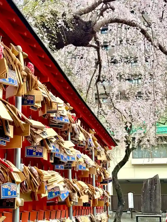 榴岡天満宮の{uncategorized: "未分類", other: "その他", undefined: "問題あり", building: "その他建物", grave: "お墓", sacred_gate: "鳥居", guardian: "狛犬", statue: "像", buddha: "仏像", history: "歴史", nature: "自然", garden: "庭園", animal: "動物", pagoda: "塔", temizu: "手水舎", mountain_gate: "山門・神門", sanctuary: "本殿・本堂", subordinate: "末社・摂社", art: "芸術", scenery: "景色", jizo: "地蔵", ema: "絵馬", goshuin: "御朱印", omikuji: "おみくじ", items: "授与品その他", amulet: "お守り", goshuincho: "御朱印帳", eats: "食事", festival: "お祭り", votive_dance: "神楽", shichigosan: "七五三参", wedding: "結婚式", experience: "体験その他", initially: "初詣", around: "周辺", anti_infection: "感染症対策"}