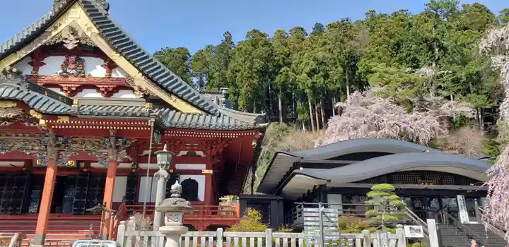 久遠寺の本殿・本堂