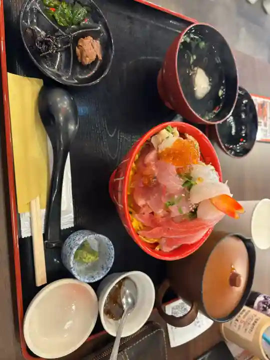 丸子神社 浅間神社の{uncategorized: "未分類", other: "その他", undefined: "問題あり", building: "その他建物", grave: "お墓", sacred_gate: "鳥居", guardian: "狛犬", statue: "像", buddha: "仏像", history: "歴史", nature: "自然", garden: "庭園", animal: "動物", pagoda: "塔", temizu: "手水舎", mountain_gate: "山門・神門", sanctuary: "本殿・本堂", subordinate: "末社・摂社", art: "芸術", scenery: "景色", jizo: "地蔵", ema: "絵馬", goshuin: "御朱印", omikuji: "おみくじ", items: "授与品その他", amulet: "お守り", goshuincho: "御朱印帳", eats: "食事", festival: "お祭り", votive_dance: "神楽", shichigosan: "七五三参", wedding: "結婚式", experience: "体験その他", initially: "初詣", around: "周辺", anti_infection: "感染症対策"}