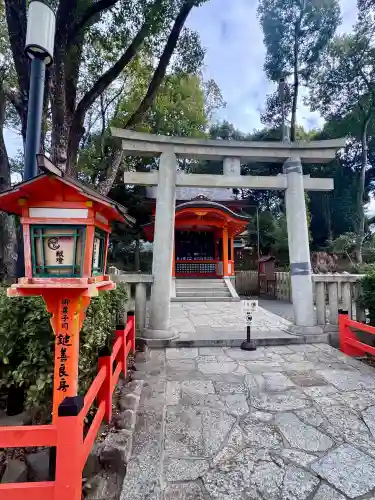 八坂神社(祇園さん)の{uncategorized: "未分類", other: "その他", undefined: "問題あり", building: "その他建物", grave: "お墓", sacred_gate: "鳥居", guardian: "狛犬", statue: "像", buddha: "仏像", history: "歴史", nature: "自然", garden: "庭園", animal: "動物", pagoda: "塔", temizu: "手水舎", mountain_gate: "山門・神門", sanctuary: "本殿・本堂", subordinate: "末社・摂社", art: "芸術", scenery: "景色", jizo: "地蔵", ema: "絵馬", goshuin: "御朱印", omikuji: "おみくじ", items: "授与品その他", amulet: "お守り", goshuincho: "御朱印帳", eats: "食事", festival: "お祭り", votive_dance: "神楽", shichigosan: "七五三参", wedding: "結婚式", experience: "体験その他", initially: "初詣", around: "周辺", anti_infection: "感染症対策"}