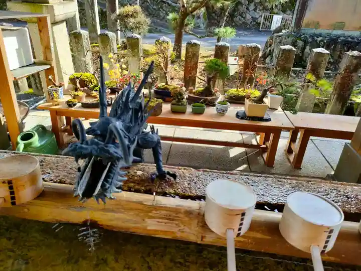 敢國神社の手水舎