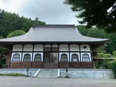 養山寺の本殿・本堂
