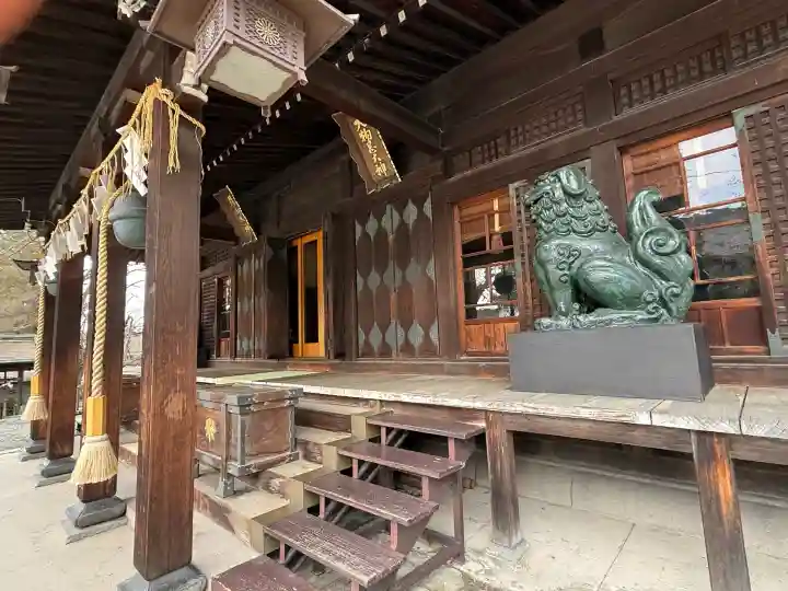 鳥海月山両所宮の{uncategorized: "未分類", other: "その他", undefined: "問題あり", building: "その他建物", grave: "お墓", sacred_gate: "鳥居", guardian: "狛犬", statue: "像", buddha: "仏像", history: "歴史", nature: "自然", garden: "庭園", animal: "動物", pagoda: "塔", temizu: "手水舎", mountain_gate: "山門・神門", sanctuary: "本殿・本堂", subordinate: "末社・摂社", art: "芸術", scenery: "景色", jizo: "地蔵", ema: "絵馬", goshuin: "御朱印", omikuji: "おみくじ", items: "授与品その他", amulet: "お守り", goshuincho: "御朱印帳", eats: "食事", festival: "お祭り", votive_dance: "神楽", shichigosan: "七五三参", wedding: "結婚式", experience: "体験その他", initially: "初詣", around: "周辺", anti_infection: "感染症対策"}