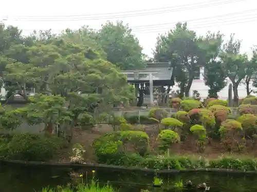 箭弓稲荷神社の{uncategorized: "未分類", other: "その他", undefined: "問題あり", building: "その他建物", grave: "お墓", sacred_gate: "鳥居", guardian: "狛犬", statue: "像", buddha: "仏像", history: "歴史", nature: "自然", garden: "庭園", animal: "動物", pagoda: "塔", temizu: "手水舎", mountain_gate: "山門・神門", sanctuary: "本殿・本堂", subordinate: "末社・摂社", art: "芸術", scenery: "景色", jizo: "地蔵", ema: "絵馬", goshuin: "御朱印", omikuji: "おみくじ", items: "授与品その他", amulet: "お守り", goshuincho: "御朱印帳", eats: "食事", festival: "お祭り", votive_dance: "神楽", shichigosan: "七五三参", wedding: "結婚式", experience: "体験その他", initially: "初詣", around: "周辺", anti_infection: "感染症対策"}