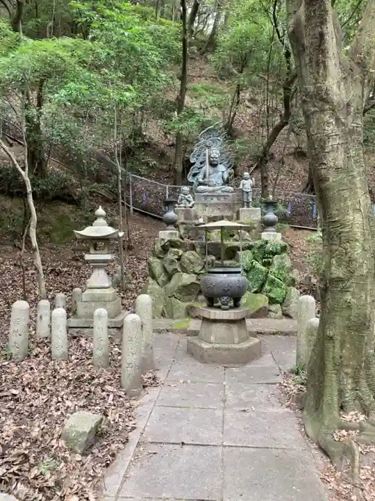 雷聲寺の仏像