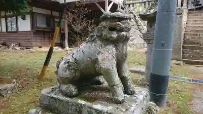 新海三社神社の狛犬