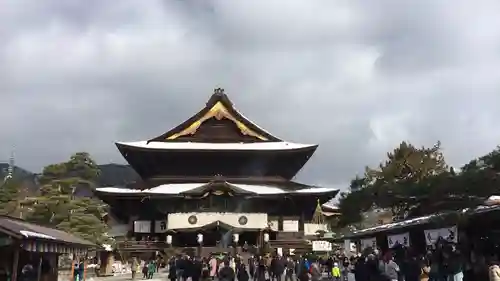 善光寺の本殿・本堂