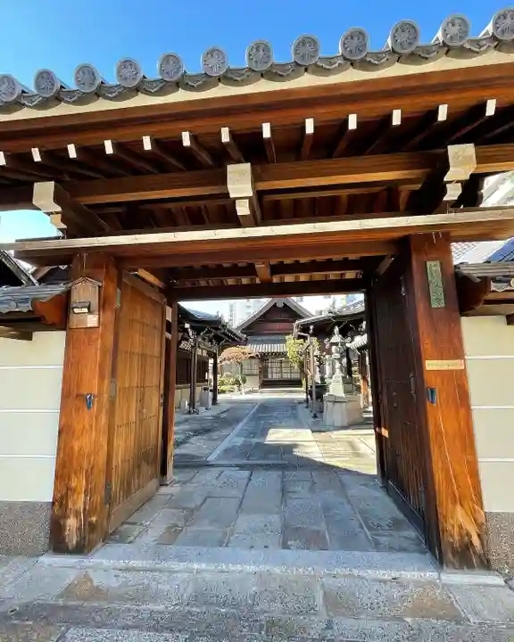 東充寺の山門・神門