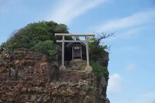 稲佐の浜　弁天島の景色