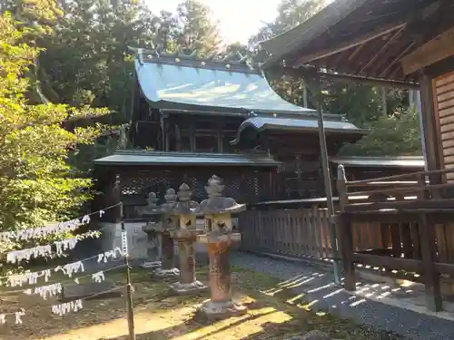 安仁神社の本殿