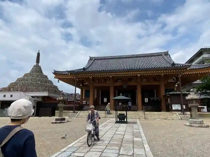 壬生寺の本殿・本堂