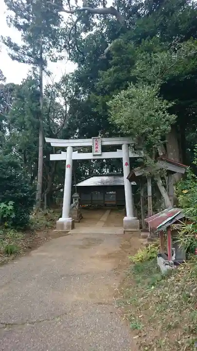 鳥見神社の鳥居