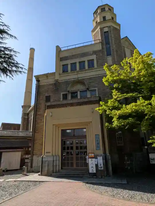 諏訪大社の{uncategorized: "未分類", other: "その他", undefined: "問題あり", building: "その他建物", grave: "お墓", sacred_gate: "鳥居", guardian: "狛犬", statue: "像", buddha: "仏像", history: "歴史", nature: "自然", garden: "庭園", animal: "動物", pagoda: "塔", temizu: "手水舎", mountain_gate: "山門・神門", sanctuary: "本殿・本堂", subordinate: "末社・摂社", art: "芸術", scenery: "景色", jizo: "地蔵", ema: "絵馬", goshuin: "御朱印", omikuji: "おみくじ", items: "授与品その他", amulet: "お守り", goshuincho: "御朱印帳", eats: "食事", festival: "お祭り", votive_dance: "神楽", shichigosan: "七五三参", wedding: "結婚式", experience: "体験その他", initially: "初詣", around: "周辺", anti_infection: "感染症対策"}