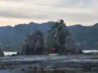 白蛇弁天(弁天島)の{uncategorized: "未分類", other: "その他", undefined: "問題あり", building: "その他建物", grave: "お墓", sacred_gate: "鳥居", guardian: "狛犬", statue: "像", buddha: "仏像", history: "歴史", nature: "自然", garden: "庭園", animal: "動物", pagoda: "塔", temizu: "手水舎", mountain_gate: "山門・神門", sanctuary: "本殿・本堂", subordinate: "末社・摂社", art: "芸術", scenery: "景色", jizo: "地蔵", ema: "絵馬", goshuin: "御朱印", omikuji: "おみくじ", items: "授与品その他", amulet: "お守り", goshuincho: "御朱印帳", eats: "食事", festival: "お祭り", votive_dance: "神楽", shichigosan: "七五三参", wedding: "結婚式", experience: "体験その他", initially: "初詣", around: "周辺", anti_infection: "感染症対策"}