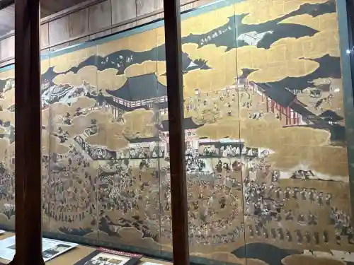 豊国神社の{uncategorized: "未分類", other: "その他", undefined: "問題あり", building: "その他建物", grave: "お墓", sacred_gate: "鳥居", guardian: "狛犬", statue: "像", buddha: "仏像", history: "歴史", nature: "自然", garden: "庭園", animal: "動物", pagoda: "塔", temizu: "手水舎", mountain_gate: "山門・神門", sanctuary: "本殿・本堂", subordinate: "末社・摂社", art: "芸術", scenery: "景色", jizo: "地蔵", ema: "絵馬", goshuin: "御朱印", omikuji: "おみくじ", items: "授与品その他", amulet: "お守り", goshuincho: "御朱印帳", eats: "食事", festival: "お祭り", votive_dance: "神楽", shichigosan: "七五三参", wedding: "結婚式", experience: "体験その他", initially: "初詣", around: "周辺", anti_infection: "感染症対策"}