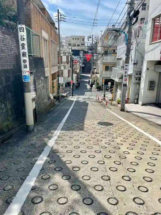 愛染院の{uncategorized: "未分類", other: "その他", undefined: "問題あり", building: "その他建物", grave: "お墓", sacred_gate: "鳥居", guardian: "狛犬", statue: "像", buddha: "仏像", history: "歴史", nature: "自然", garden: "庭園", animal: "動物", pagoda: "塔", temizu: "手水舎", mountain_gate: "山門・神門", sanctuary: "本殿・本堂", subordinate: "末社・摂社", art: "芸術", scenery: "景色", jizo: "地蔵", ema: "絵馬", goshuin: "御朱印", omikuji: "おみくじ", items: "授与品その他", amulet: "お守り", goshuincho: "御朱印帳", eats: "食事", festival: "お祭り", votive_dance: "神楽", shichigosan: "七五三参", wedding: "結婚式", experience: "体験その他", initially: "初詣", around: "周辺", anti_infection: "感染症対策"}