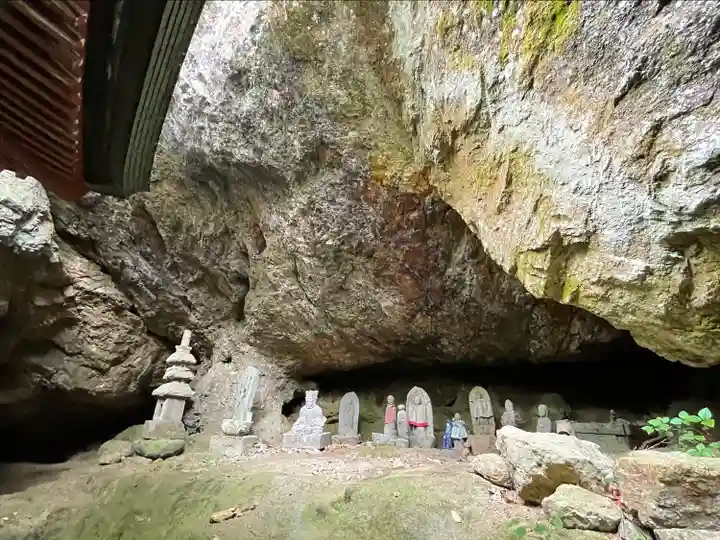 岩井堂(圓融寺境外観音堂)(埼玉県)