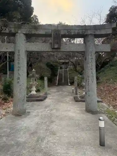 荻浦神社の{uncategorized: "未分類", other: "その他", undefined: "問題あり", building: "その他建物", grave: "お墓", sacred_gate: "鳥居", guardian: "狛犬", statue: "像", buddha: "仏像", history: "歴史", nature: "自然", garden: "庭園", animal: "動物", pagoda: "塔", temizu: "手水舎", mountain_gate: "山門・神門", sanctuary: "本殿・本堂", subordinate: "末社・摂社", art: "芸術", scenery: "景色", jizo: "地蔵", ema: "絵馬", goshuin: "御朱印", omikuji: "おみくじ", items: "授与品その他", amulet: "お守り", goshuincho: "御朱印帳", eats: "食事", festival: "お祭り", votive_dance: "神楽", shichigosan: "七五三参", wedding: "結婚式", experience: "体験その他", initially: "初詣", around: "周辺", anti_infection: "感染症対策"}