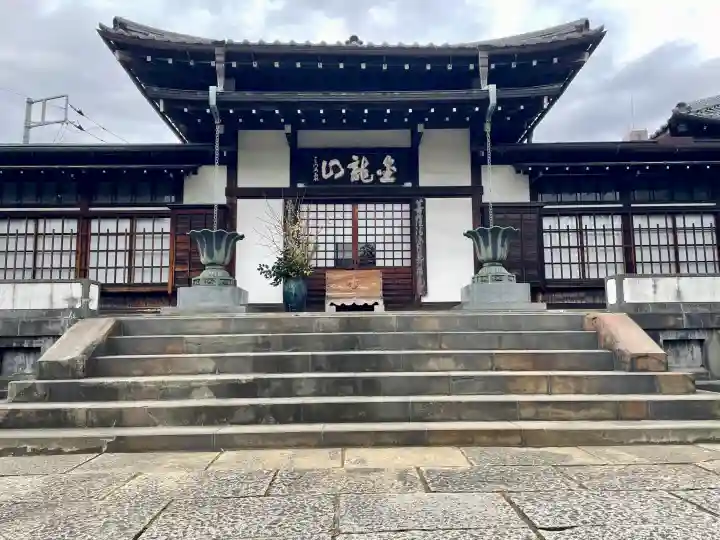 大円寺の{uncategorized: "未分類", other: "その他", undefined: "問題あり", building: "その他建物", grave: "お墓", sacred_gate: "鳥居", guardian: "狛犬", statue: "像", buddha: "仏像", history: "歴史", nature: "自然", garden: "庭園", animal: "動物", pagoda: "塔", temizu: "手水舎", mountain_gate: "山門・神門", sanctuary: "本殿・本堂", subordinate: "末社・摂社", art: "芸術", scenery: "景色", jizo: "地蔵", ema: "絵馬", goshuin: "御朱印", omikuji: "おみくじ", items: "授与品その他", amulet: "お守り", goshuincho: "御朱印帳", eats: "食事", festival: "お祭り", votive_dance: "神楽", shichigosan: "七五三参", wedding: "結婚式", experience: "体験その他", initially: "初詣", around: "周辺", anti_infection: "感染症対策"}