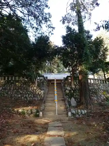 熊野神社の{uncategorized: "未分類", other: "その他", undefined: "問題あり", building: "その他建物", grave: "お墓", sacred_gate: "鳥居", guardian: "狛犬", statue: "像", buddha: "仏像", history: "歴史", nature: "自然", garden: "庭園", animal: "動物", pagoda: "塔", temizu: "手水舎", mountain_gate: "山門・神門", sanctuary: "本殿・本堂", subordinate: "末社・摂社", art: "芸術", scenery: "景色", jizo: "地蔵", ema: "絵馬", goshuin: "御朱印", omikuji: "おみくじ", items: "授与品その他", amulet: "お守り", goshuincho: "御朱印帳", eats: "食事", festival: "お祭り", votive_dance: "神楽", shichigosan: "七五三参", wedding: "結婚式", experience: "体験その他", initially: "初詣", around: "周辺", anti_infection: "感染症対策"}