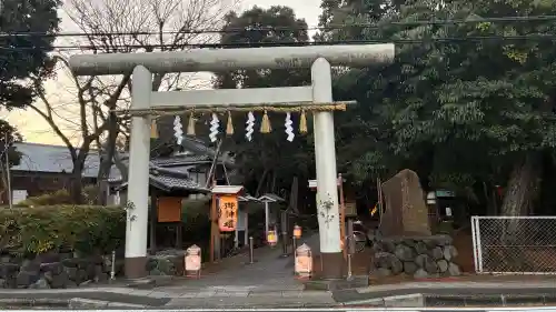 神明神社（神明皇大神宮）の{uncategorized: "未分類", other: "その他", undefined: "問題あり", building: "その他建物", grave: "お墓", sacred_gate: "鳥居", guardian: "狛犬", statue: "像", buddha: "仏像", history: "歴史", nature: "自然", garden: "庭園", animal: "動物", pagoda: "塔", temizu: "手水舎", mountain_gate: "山門・神門", sanctuary: "本殿・本堂", subordinate: "末社・摂社", art: "芸術", scenery: "景色", jizo: "地蔵", ema: "絵馬", goshuin: "御朱印", omikuji: "おみくじ", items: "授与品その他", amulet: "お守り", goshuincho: "御朱印帳", eats: "食事", festival: "お祭り", votive_dance: "神楽", shichigosan: "七五三参", wedding: "結婚式", experience: "体験その他", initially: "初詣", around: "周辺", anti_infection: "感染症対策"}