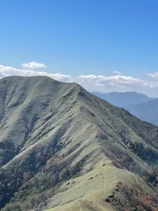 劔山本宮宝蔵石神社の景色