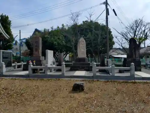 鹿児島神社の{uncategorized: "未分類", other: "その他", undefined: "問題あり", building: "その他建物", grave: "お墓", sacred_gate: "鳥居", guardian: "狛犬", statue: "像", buddha: "仏像", history: "歴史", nature: "自然", garden: "庭園", animal: "動物", pagoda: "塔", temizu: "手水舎", mountain_gate: "山門・神門", sanctuary: "本殿・本堂", subordinate: "末社・摂社", art: "芸術", scenery: "景色", jizo: "地蔵", ema: "絵馬", goshuin: "御朱印", omikuji: "おみくじ", items: "授与品その他", amulet: "お守り", goshuincho: "御朱印帳", eats: "食事", festival: "お祭り", votive_dance: "神楽", shichigosan: "七五三参", wedding: "結婚式", experience: "体験その他", initially: "初詣", around: "周辺", anti_infection: "感染症対策"}