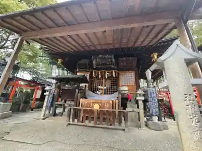 瓢箪山稲荷神社の{uncategorized: "未分類", other: "その他", undefined: "問題あり", building: "その他建物", grave: "お墓", sacred_gate: "鳥居", guardian: "狛犬", statue: "像", buddha: "仏像", history: "歴史", nature: "自然", garden: "庭園", animal: "動物", pagoda: "塔", temizu: "手水舎", mountain_gate: "山門・神門", sanctuary: "本殿・本堂", subordinate: "末社・摂社", art: "芸術", scenery: "景色", jizo: "地蔵", ema: "絵馬", goshuin: "御朱印", omikuji: "おみくじ", items: "授与品その他", amulet: "お守り", goshuincho: "御朱印帳", eats: "食事", festival: "お祭り", votive_dance: "神楽", shichigosan: "七五三参", wedding: "結婚式", experience: "体験その他", initially: "初詣", around: "周辺", anti_infection: "感染症対策"}