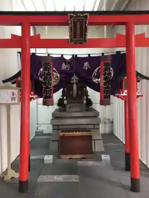 歌舞伎稲荷神社の鳥居