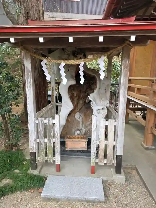 金蛇水神社の{uncategorized: "未分類", other: "その他", undefined: "問題あり", building: "その他建物", grave: "お墓", sacred_gate: "鳥居", guardian: "狛犬", statue: "像", buddha: "仏像", history: "歴史", nature: "自然", garden: "庭園", animal: "動物", pagoda: "塔", temizu: "手水舎", mountain_gate: "山門・神門", sanctuary: "本殿・本堂", subordinate: "末社・摂社", art: "芸術", scenery: "景色", jizo: "地蔵", ema: "絵馬", goshuin: "御朱印", omikuji: "おみくじ", items: "授与品その他", amulet: "お守り", goshuincho: "御朱印帳", eats: "食事", festival: "お祭り", votive_dance: "神楽", shichigosan: "七五三参", wedding: "結婚式", experience: "体験その他", initially: "初詣", around: "周辺", anti_infection: "感染症対策"}
