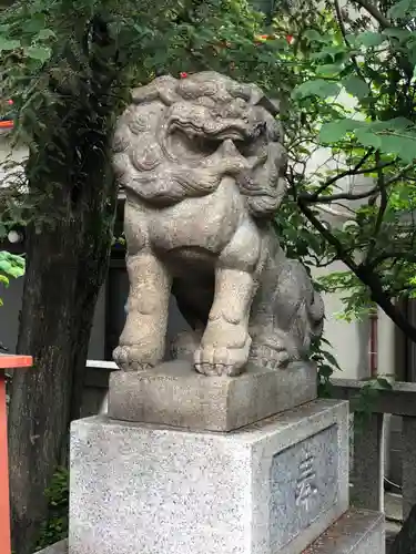 導きの社 熊野町熊野神社(くまくま神社)の狛犬