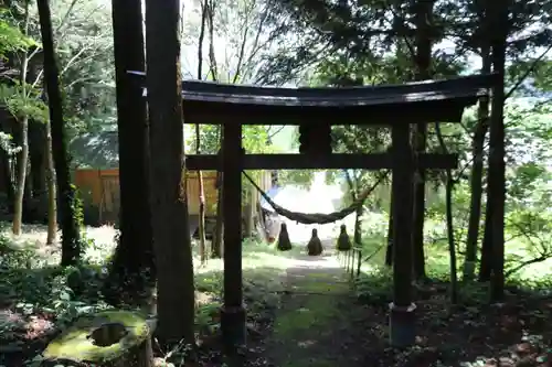 白鳥神社の鳥居