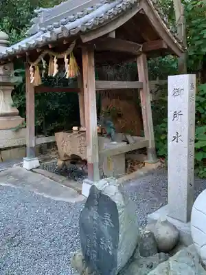 友呂岐神社の手水舎