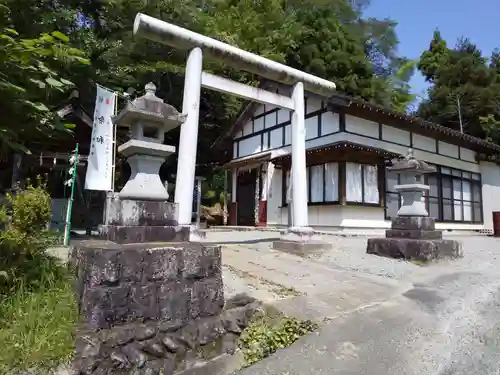 諏訪神社の鳥居