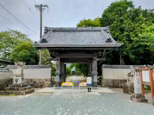 東漸寺の山門