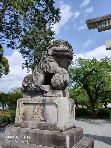 富士山本宮浅間大社の狛犬