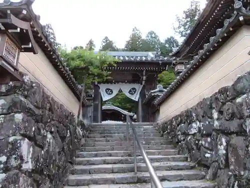 温泉寺の山門