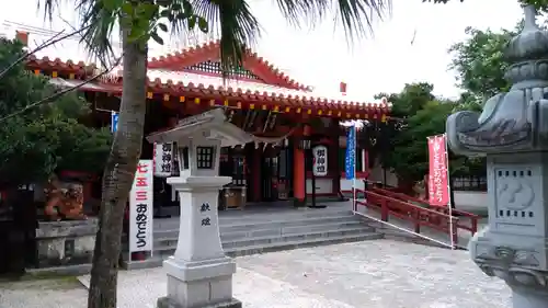 波上宮の本殿・本堂