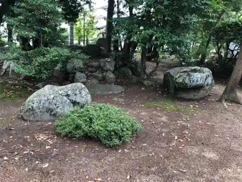 和爾賀波神社の庭園